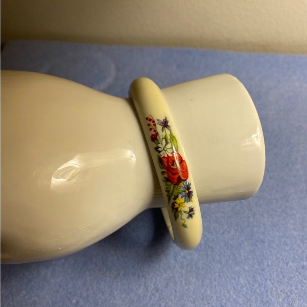 Vintage ivory colored bracelet